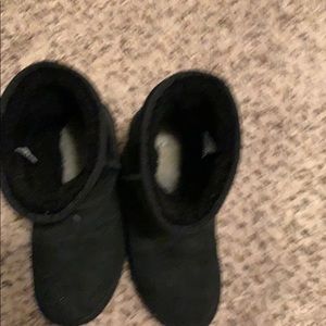 Black ugg boots
